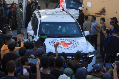 Hamas: Elimizdeki tüm canlı esirleri ve ulaşabildiğimiz cenazeleri teslim ettik