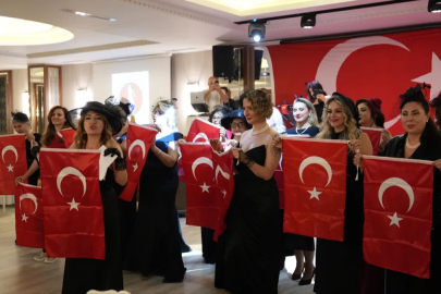 Bursa'da su yok, Cumhuriyet balosu var