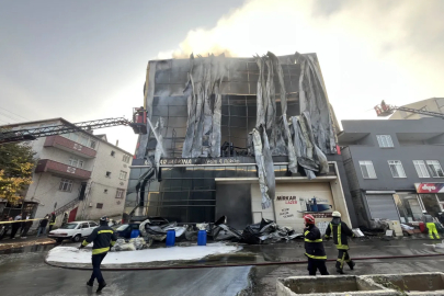 Kocaeli'de parfüm deposunda yangın: 6 kişi hayatını kaybetti