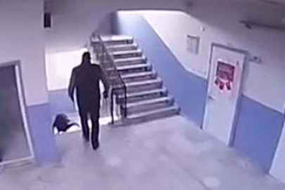 Manisa'da otizmli öğrenciyi merdivenden iten okul müdürü görevden alındı