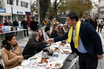 Başkan Erkan Aydın İstiklal Mahallesi’nde Vatandaşlarla Buluştu