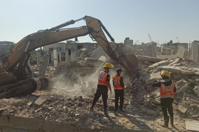 Gazze'de enkaz altındaki cenazelerin çıkarılmasına yönelik çalışmalar başladı