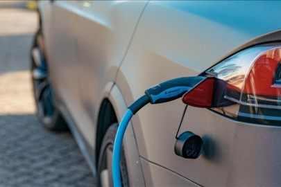 Elektrikli otomobiller cep yakabilir! 'Yüzde 50' tahmini tüm senaryoyu değiştirdi