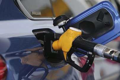 Akaryakıt çifte indirim yolda! Benzin ve motorinde fiyatlar düşecek