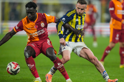 Fenerbahçe ile Galatasaray dev derbide berabere kaldı!