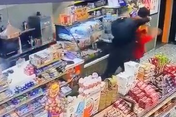 Kocaeli'de akaryakıt istasyonu çalışanına kafa atıp, yumruklayan şüpheli gözaltına alındı