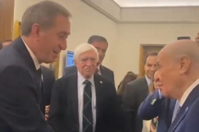 TBMM'de dikkat çeken anlar! Bahçeli, DEM Partililerle tokalaşıp tebrik etti
