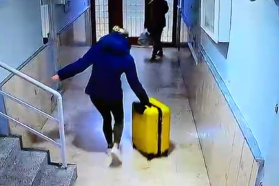 Güllü’nün kızının arkadaşı ile birlikte bavullarla binadan çıktığı anlara ilişkin görüntü ortaya çıktı