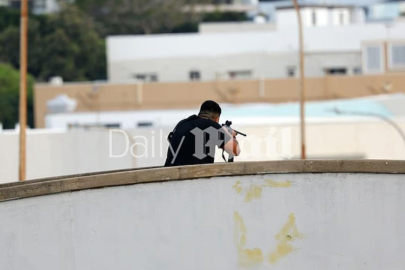 Dünyaca ünlü Bondi Plajı'na terör saldırısı: En az 12 can kaybı, saldırgan da öldü!