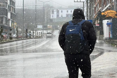 Kar bastırdı, okullar tatil edildi! Meteoroloji uyarmıştı: Yoğun kar yağışının ardından eğitime ara verildi