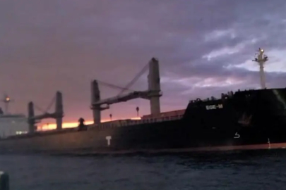 İstanbul Boğazı'nda facianın eşiğinden dönüldü. Sürüklenen gemi son anda durdu