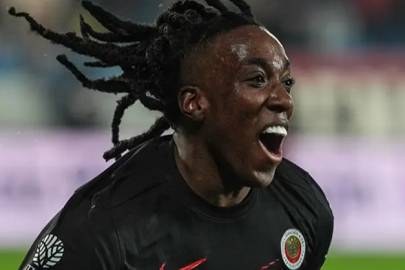 Süper Lig'i sallayan isme iki dev birden talip! Daha imzası kurumadan transfer planı