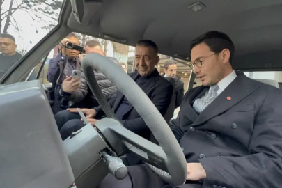 Oğlu sokakta görüp fark etmişti... "Efsane Vali"nin makam aracı 45 yıl sonra geri döndü