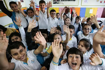 Bakan Tekin'den milyonlarca öğrenciyi ilgilendiren açıklama: Ara tatiller kalkıyor mu?