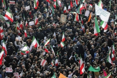 Gösterilerin sürdüğü İran'da can kaybı 4 bini aştı