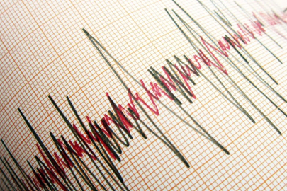 Balıkesir’de deprem! Çevre iller de sallandı