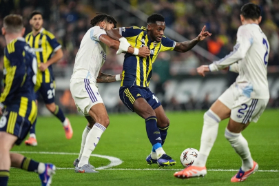 Fenerbahçe, UEFA Avrupa Ligi’nde Aston Villa’ya yenildi