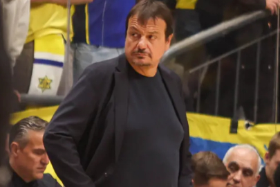 Ergin Ataman çılgına döndü: Soyunma odası önünde beklediler