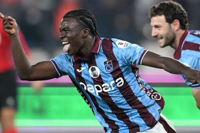 Galatasaray'a gidiyor derken bambaşka bir teklif aldı, dev paraya yanıt bekliyorlar