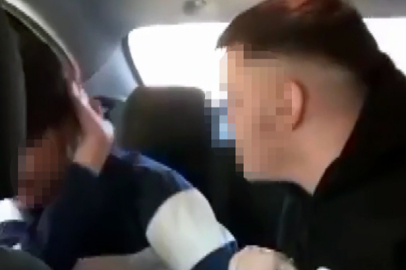 Görüntüler dehşete düşürdü! Lise öğrencisini alıkoyup takside darbettiler