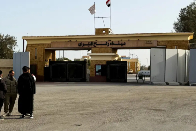 Gazze'nin Refah Sınır Kapısı yeniden açıldı