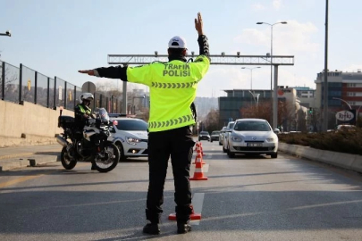 Trafikte yeni dönem: 180 bin lira ceza, 2 yıl ehliyet iptali, 3 yıl hapis geliyor