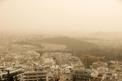 Yunanistan sarardı! Afrika tozu ülkeyi sardı