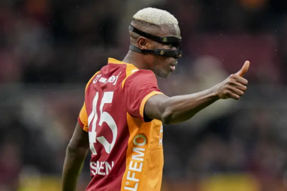 Osimhen'den kavga iddialarına yanıt: Tesislerde uyudu, bizi ikna etti