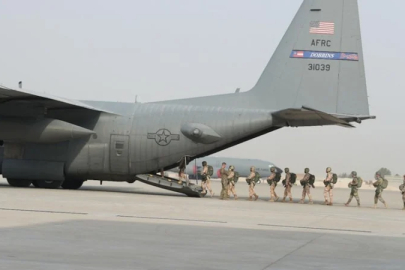 Orta Doğu'ya yığınak yapan ABD ordusu, eş zamanlı olarak Katar'daki üslerini tahliye etti