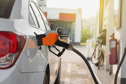 Akaryakıta zam geliyor: Araç sahipleri dikkat! Cumartesi pompaya yansıyacak