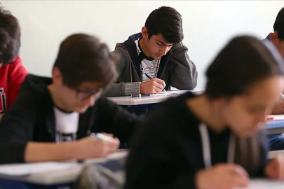 Okullarda yeni uygulama başlıyor! Risk altındaki gençler böyle belirlenecek