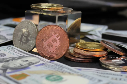 Savaş kripto paraları da vurdu! Uzmanlar yatırımcılara 'düşüş' uyarısı