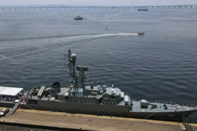 ABD, İran savaş gemisini torpido ile batırdı: En az 80 denizci öldü