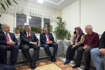 Bakan Tekin ve Bakan Çiftçi, cinayete kurban giden Fatma Nur öğretmenin ailesine taziyede bulundu