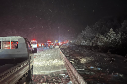 Kastamonu’da yoğun kar yağışı ulaşımı olumsuz etkiledi