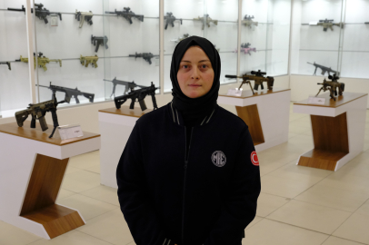 Mühendis Ümmügülsüm, Mehmetçik'in silahını test ediyor