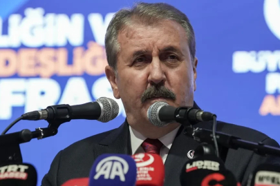 Mustafa Destici'den hükümete kadınlar için arife tatili çağrısı