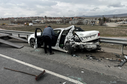 Arızalanan otomobile TIR çarptı: 1 yaralı
