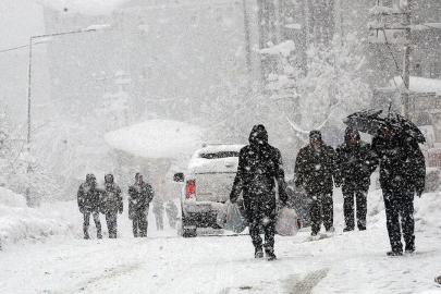 Meteoroloji illeri tek tek uyardı! Bayramda kuvvetli kar ve sağanak geliyor: Planı olanlar dikkat