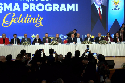 AK Parti teşkilatı, Ala ve Varank’ın katıldığı toplantıda bayramlaştı