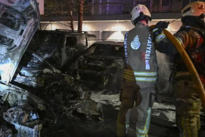 Araç kiralama şirketi önünde korkutan yangın! Maddi hasar büyük...