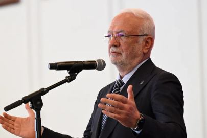 AK Parti'li Mustafa Elitaş'tan Özgür Özel'e ara seçim cevabı: Zihni özgür değil