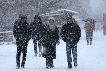 Meteoroloji'den 13 kente sarı kodlu uyarı! Kar yağışı geri döndü