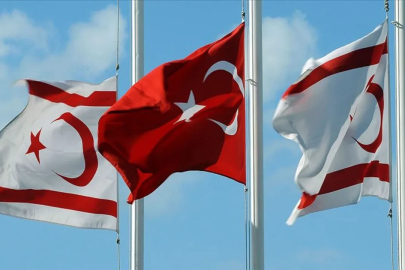 Paskalya kutlamalarında Türk bayrakları ve Hulusi Akar hedef alındı! GKRY'e sert tepki