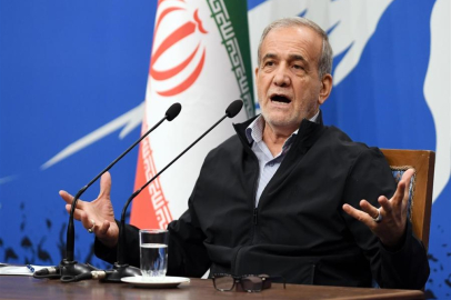 Pezeşkiyan'dan Papa’ya destek mesajı