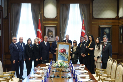 Cumhurbaşkanı Erdoğan, Türk Demokrasi Vakfı heyetini kabul etti