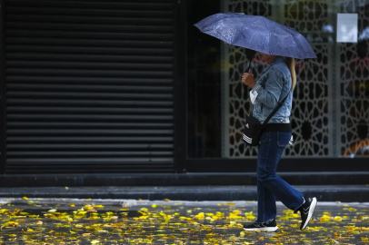 Önce toz, sonra yağmur! Meteoroloji 36 ili uyardı: Kuvvetli sağanak geliyor