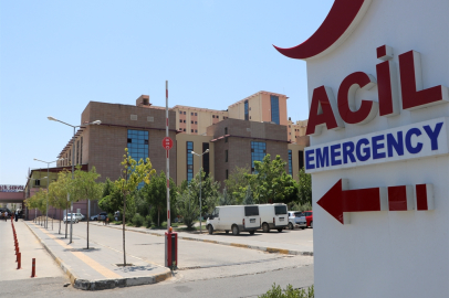 Okulun bahçesine yıldırım düştü; 2 çocuk öldü