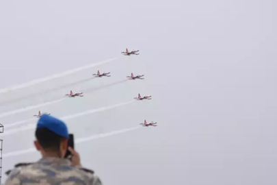 Türk Yıldızları ve SOLOTÜRK’ten öğrenciler için 23 Nisan özel gösterisi