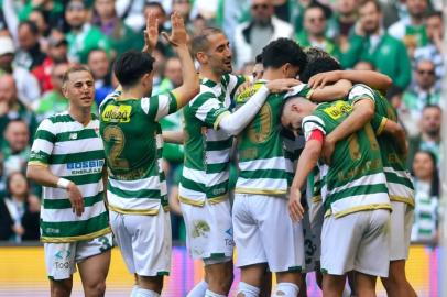 TFF 2. Lig'de Şampiyon Bursaspor! Timsah'tan Bursa'da 5 gollü zafer...